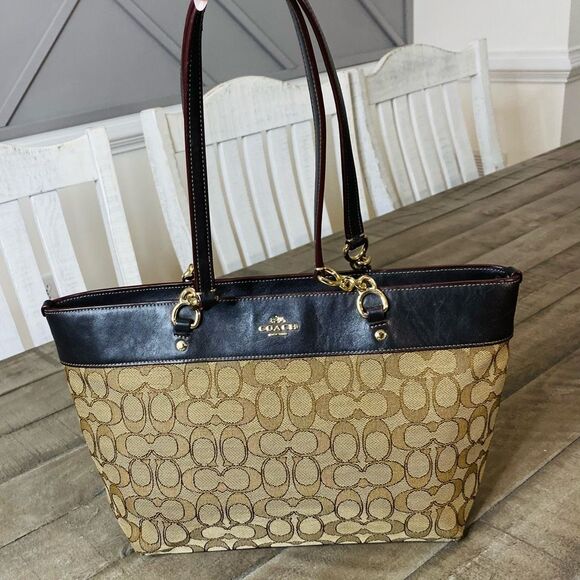 Coach Beige/Brown Signature Canvas and Leather Sophia Chain Tote - Picture 2 of 10